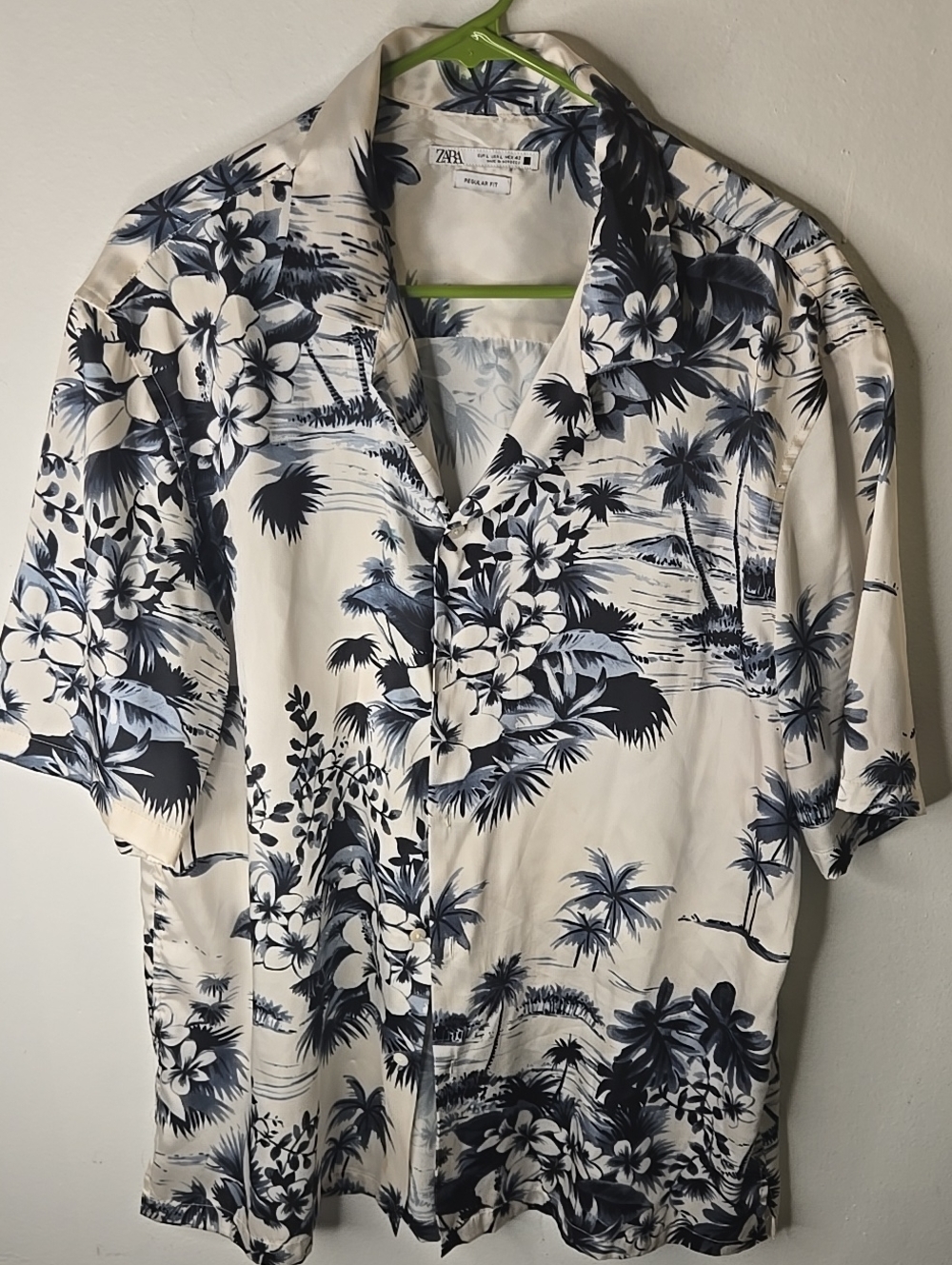 Zara Men’s Navy & White Tropical Print Short-Sleeve Shirt